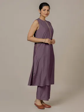 Adah x Rozaana | A Line Kurta in Purple Mauve with Thread Work | Coords or Only Kurta Adah x Rozaana | A Line Kurta in Purple Mauve with Thread Work | Coords or Only Kurta