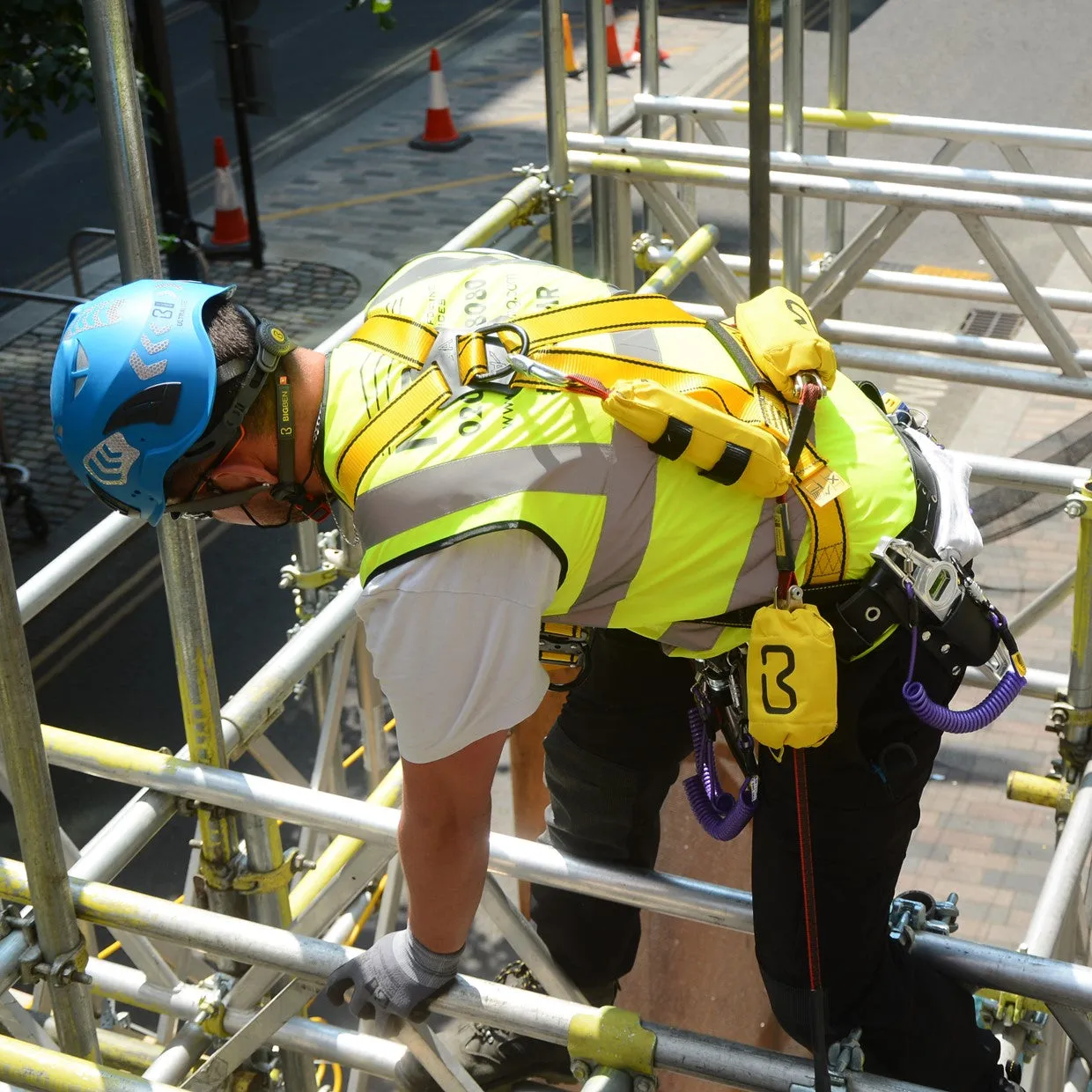 BIGBEN® UltraLite Vented Hi-Vis Height Safety Helmet