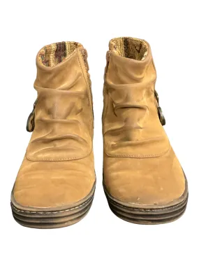 Boots Ankle Flats By Blowfish  Size: 6 Boots Ankle Flats By Blowfish  Size: 6