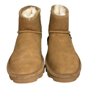 Brown Boots Ankle Flats Bearpaw, Size 6 Brown Boots Ankle Flats Bearpaw, Size 6