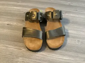 Brown Sandals Flats Naot, Size 10 Brown Sandals Flats Naot, Size 10