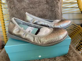 REVITALIGN Women's Inca Leather Ballerina Slip On Flat, Size 7 REVITALIGN Women's Inca Leather Ballerina Slip On Flat, Size 7