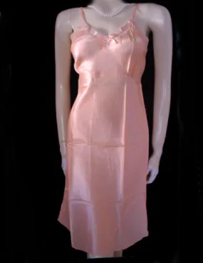 *VINTAGE '40s ALL RAYON SATIN LACE SLIP WITH ADORABLE BOW - NEW OLD STOCK *VINTAGE '40s ALL RAYON SATIN LACE SLIP WITH ADORABLE BOW - NEW OLD STOCK